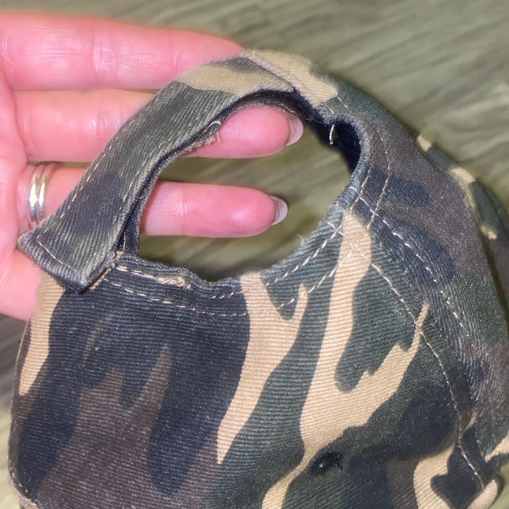 Forever 21 Men’s Camo Print Hat - Picture 3 of 3